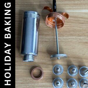 Mirro Vintage Aluminum Cake Frosting Cookie Decorating Press with 6 Tips